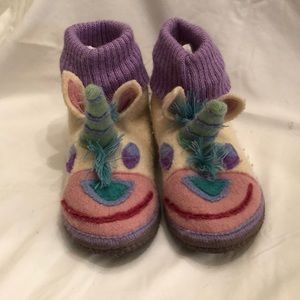 EUC Garnet Hill Unicorn Slippers